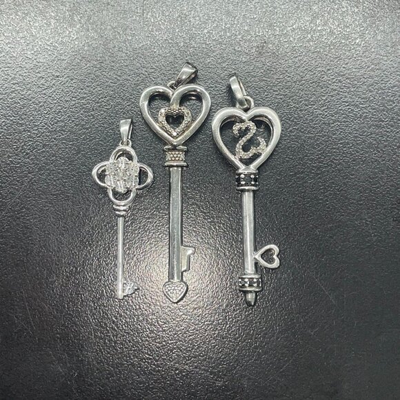 3 KEY PENDENTS - Picture 1 of 3